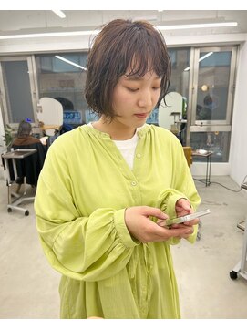 シカ(sica) 前髪ありのボブパーマ