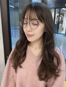 シティ(CITY) ロングレイヤーカット×シアーベージュカラー　【CHICA】