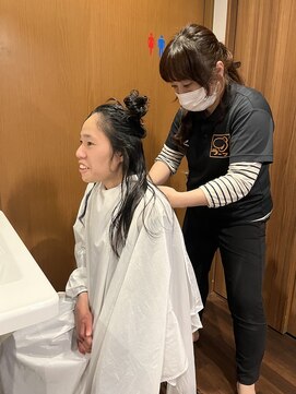 サロンドリール ずっと座っている事が難しくても安全に、楽しくカット♪