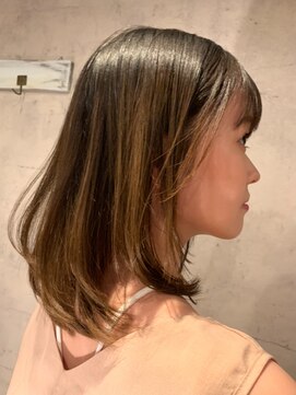 ショウマンビューティーアンドコーヒー(SHOW MAN Beauty &Coffee) ストレート　ミディアムレイヤー