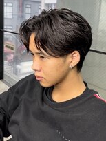 イーラ(era) センターパート 刈り上げツイストスパイラル眉カットパーマ