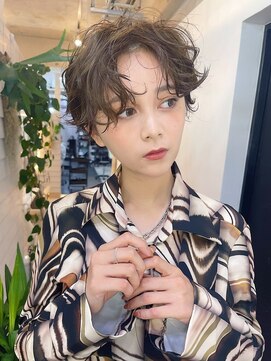 ロイオブジゼル(roi of GiseL) ボブ ミニボブ 外ハネ 20代30代 アッシュカラー 髪質改善