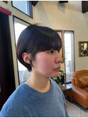 マッシュショート／耳かけショート／暗髪ショート