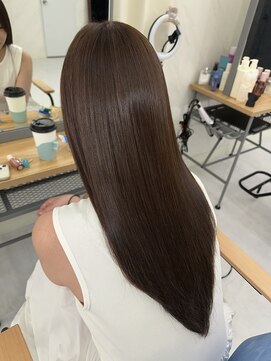 エミン(emyn) 髪が変わる【美髪革命】艶髪/髪質改善/縮毛矯正/代々木