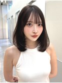 暗髪ミディアムぱっつん前髪