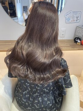 ラビスモア(Lovis moa) ミディアムヘア/暗めカラー/デザインカラー/フェイスフレミング