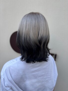 エヌアンドエーコンティ(N&A CONTi) クールな印象なシルバー×ダークカラーの融合◎コントラストボブ
