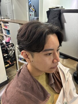 クロムトウキョウ ザ バーバー 新宿本店(CHROM TOKYO the Barber) ニュアンスセンターパート