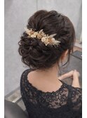 結婚式お呼ばれシニヨンヘアアレンジゆるふわアップスタイル
