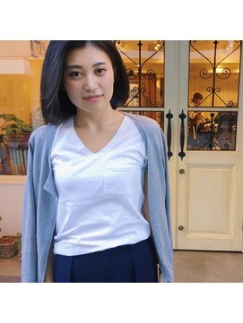 マウロア(MAULOA) “ 黒髪 シンプルレイヤーボブ ” 鈴木ちさと