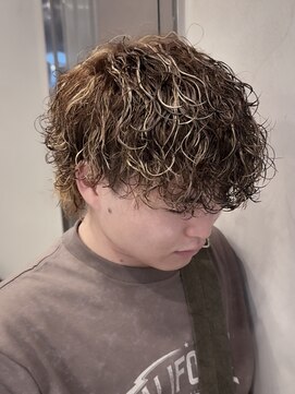 メンズサロン ガウディ 梅田茶屋町店(men's salon Gaudi) 波巻きツイストスパイラルパーマ×メッシュハイライト×ウルフ