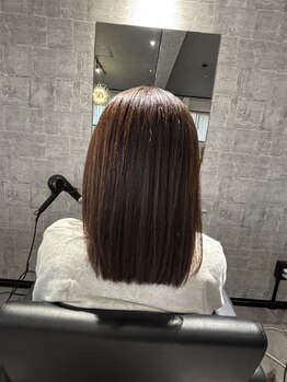 フーシャ(Fuchsia)の写真/やっぱり憧れのサラ艶ストレート！天候に負けない過去イチ最高な仕上がりで忙しい朝のお手入れも楽♪