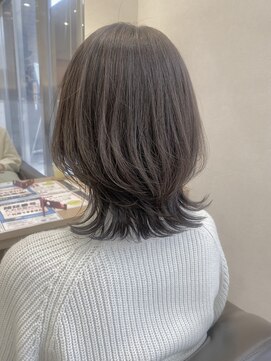 ウイバイファースト(u'i by first) ≪スタイリングが楽ちん♪≫軽やかミディアムくびれヘア