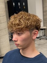 イーラ(era) スペインカール ツイストスパイラル眉カットメンズパーマ