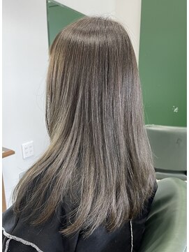 フー バイ セリナ(Fuu.by serina) 透明感抜群◎ オリーブアッシュレイヤー