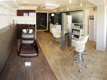 ヘア アトリエ アルファ(Hair Atelier alpha)の写真/【祖師ヶ谷大蔵駅３分】商店街に佇む隠れ家サロン＊お悩みに寄り添い、あなたの理想のスタイルをご提供◎