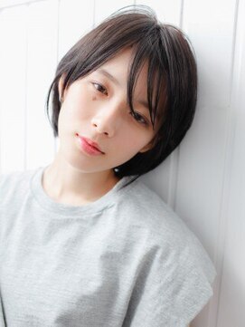 ネオリーブ クーロ(Neolive curro) 大人女性に人気の美シルエットな前下がりショートボブ