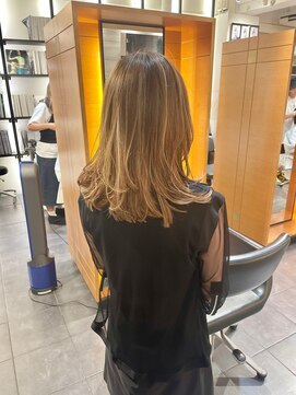 エイゾー(EIZO) ウルフレイヤー/ウルフカット/ ロングレイヤー/レイヤーカット