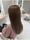 ツヤ感ブラウンのナチュラルストレート