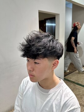 ザデイ カットアンドカルチャーショップ(THE DAY CUT&CULTURE SHOP) フリンジカット【テーパーフェード】