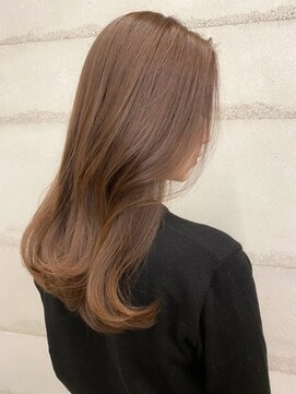 フォンズ(FONS) サーモンベージュ　暖色系ベージュ　モテ髪カタログ