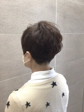 ボネッカ 鶴見(BONECCA) ゆるパーマショートスタイル　石黒聡子