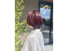 スリー(THREE)