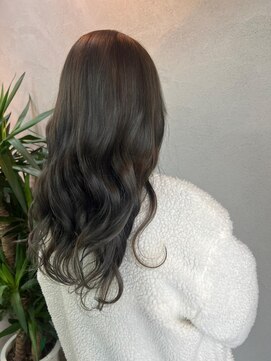 ネウィ 秋田(newi) オリーブベージュカラー