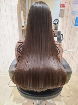 ヘアサロン フラット(hair salon flat) プロテストリートメントブラウンロングナチュラルツヤ髪