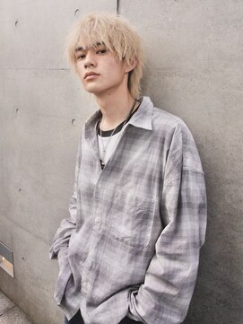 サンバレー(SUNVALLEY) センターパート　ウルフ　メンズカット　ブリーチ