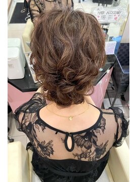 ランズ(LANDS) ～結婚式 ブライダル ヘアセット アップヘア～【大阪 梅田】