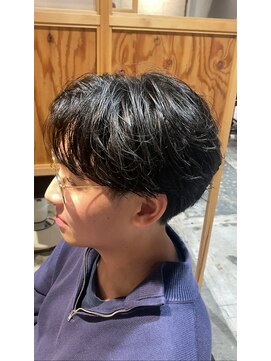 ザウィロー 神保町店(The WILLOW) センターパート【メンズサロンThe WILLOW神保町店】