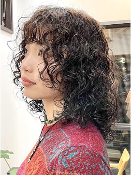 ナループロアオハナ(Nalu pu loa ohana) ミディアムパーマウルフパーマレイヤーパーマくるくるパーマ