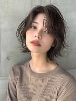 赤れんがアネックス(ANNEX)&nbsp;小顔外ハネミディアムウルフレイヤー20代30代40代50代くびれヘア