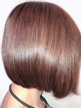 デイジー 前下がりナチュラルボブ　サラ艶スタイル