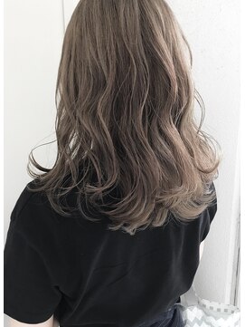 ヘアーデザイン シュシュ(hair design Chou Chou by Yone) ☆chouchou☆ハイライト×ミルクティーベージュ