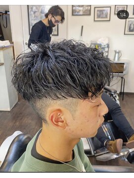 ヘアーワークスルード(Hair works RUDO) 韓流センターパートツイストスパイラル