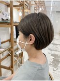 アッシュベージュ×耳かけボブ