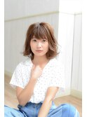 マットブラウンの抜け感カールでナチュラル透明感