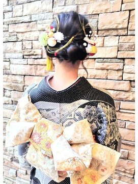 エノモト(ENOMOTO) 二十歳の集い 顔周り まとめ髪 和服ヘアセット