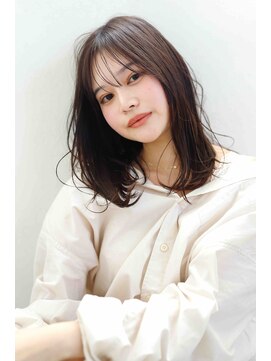 ベルフロック(belfloc) 小顔クラゲヘアー。黒髪ココアベージュでオリーブグレー。