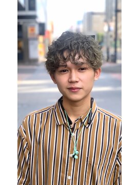 オルク 札幌大通(Orque) モテヘアブリーチグレージュ　モテ髪カールヘア　２ブロック