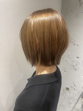 ソランテ(SOLLANTE) ハイトーンが可愛いぷつっとボブ