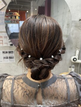 コージー(Kozy) 結婚式お呼ばれヘアアレンジ/ゆるふわセット/大人シニヨン