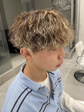 イリ(iLi) 【iLi×HIRAI】シャドウパーマ/外国人風ヘア/立川メンズパーマ