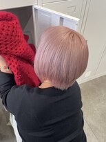 リグ 横浜(Lig.) ホワイトピンクヘアーブリーチダブルカラーハンサムショート横浜
