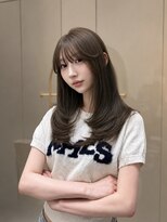 スリー(THREE)&nbsp;【盛れる大人上品ハッシュレイヤー×ミントベージュ】