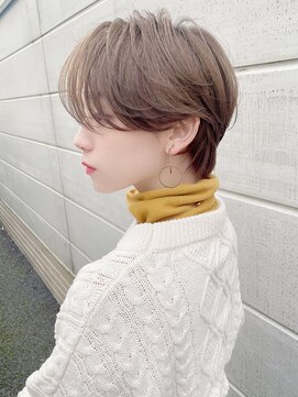 アンド ストーリーズ(&STORIES) センターパーとショートボブ/20代/30代/40代/ハイライト
