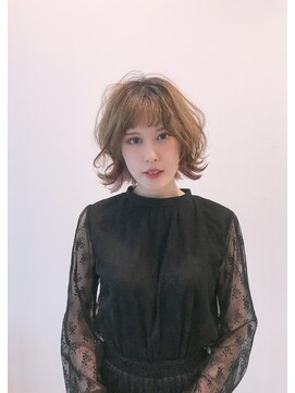 エンリッチヘア(enrich hair) イヤリングカラー×ペールピンク　ゆるふわカール