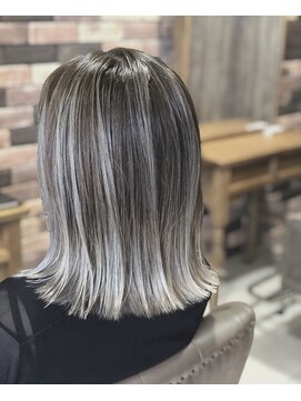 ホワイト 伊勢崎(WHITE) 悩み解決！白髪ぼかし☆外国人風バレイヤージュ☆